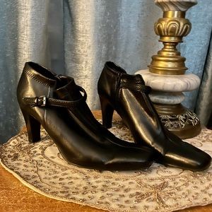 Like New Black booties, apostrophe, size 6.5